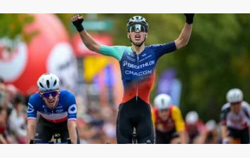 Aubin Sparfel remporte le GP de Wallonie après un énorme sprint à la Citadelle de Namur