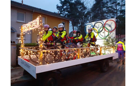 le Cycle Golbéen sur le défilé de la Saint Nicolas à Golbey